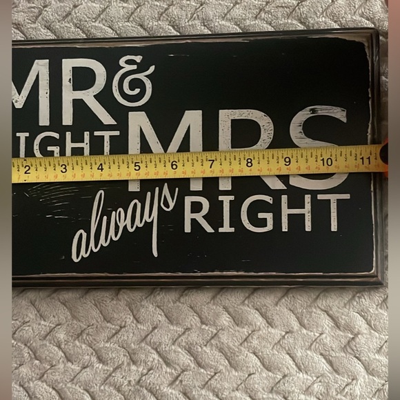 Black and White 'Mr & Mrs Right' Sign wall plaque - Picture 3 of 4